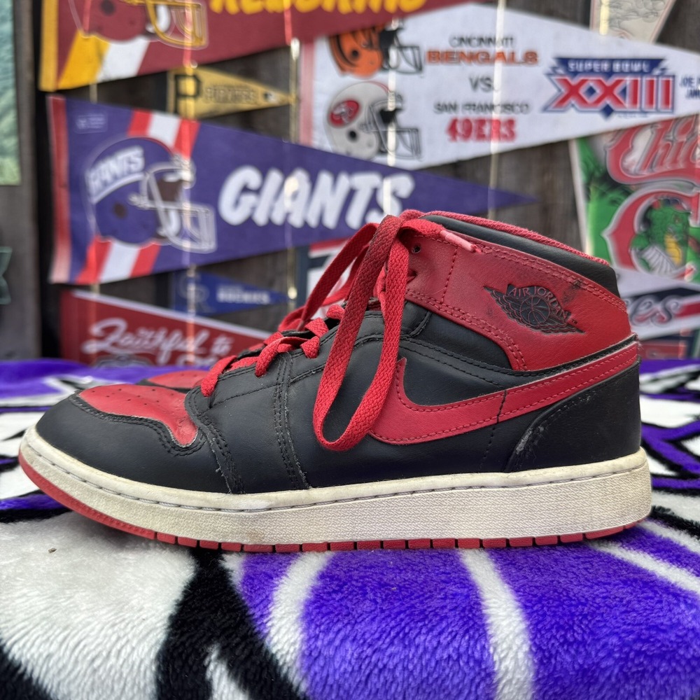 Size 7 (GS) - Jordan 1 Mid Alternate Bred